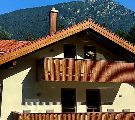 Alpenchalets Zugspitze Apartment *
